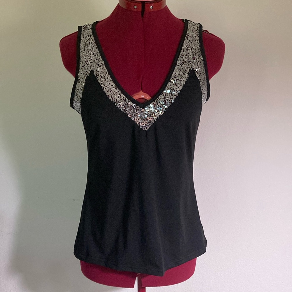 New with tag Suvimuga Black Sequin V-Neck Women's Top Size Small